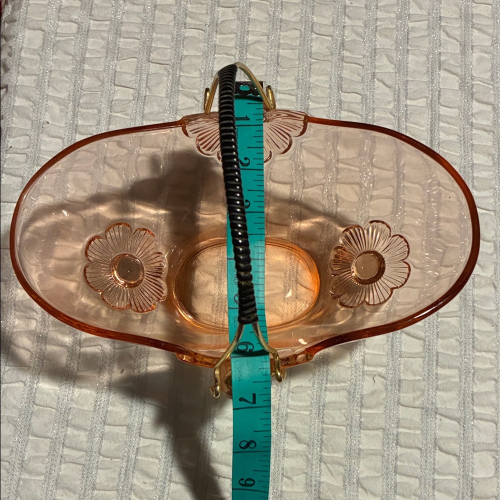 Elegant Floral Pink Glass Vintage Basket - Picture 7 of 7